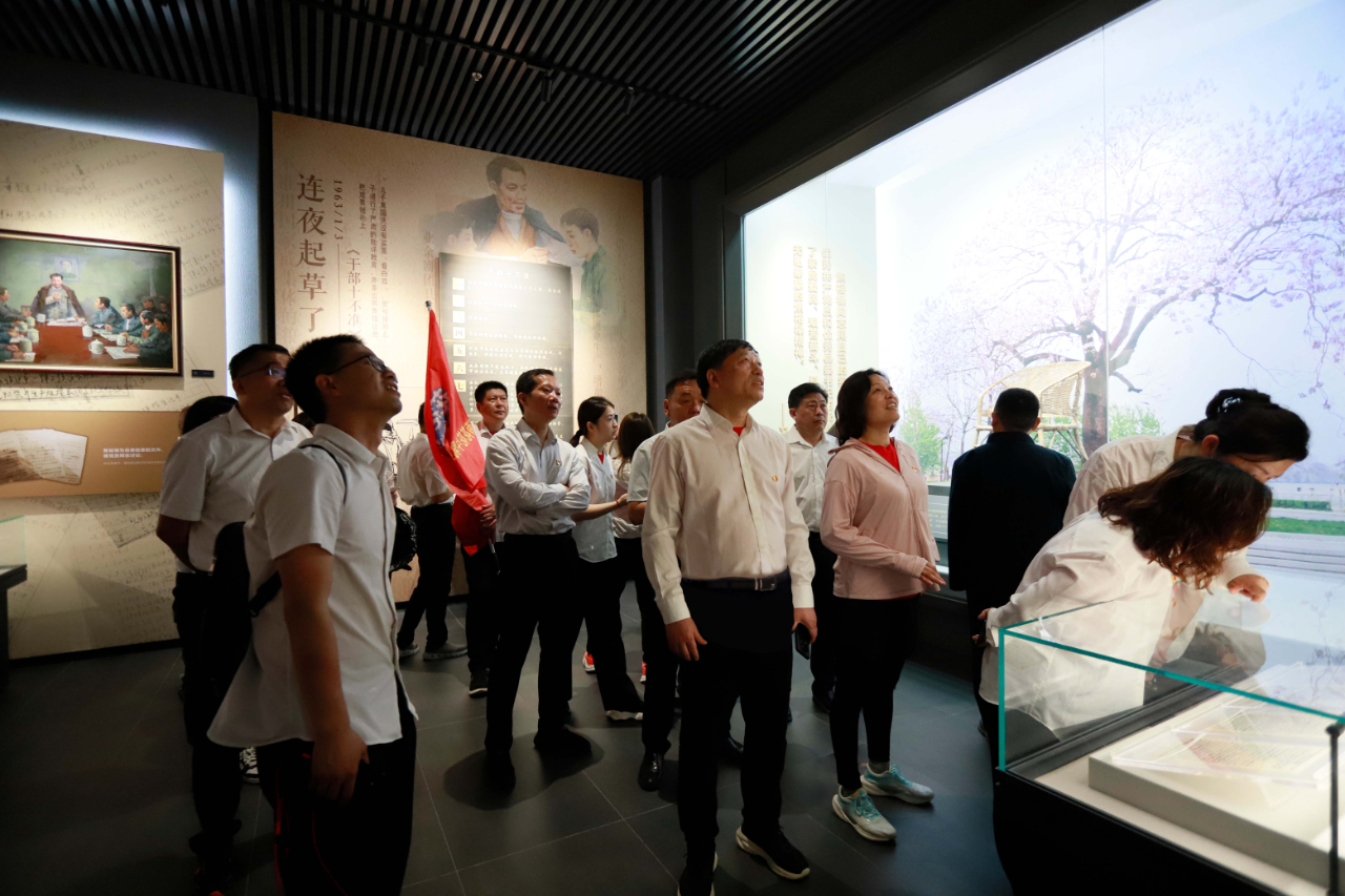 砥礪初心使命，汲取奮進(jìn)力量丨花花牛乳業(yè)集團(tuán)黨委組織開展學(xué)習(xí)“焦裕祿精神”主題黨日活動(dòng)