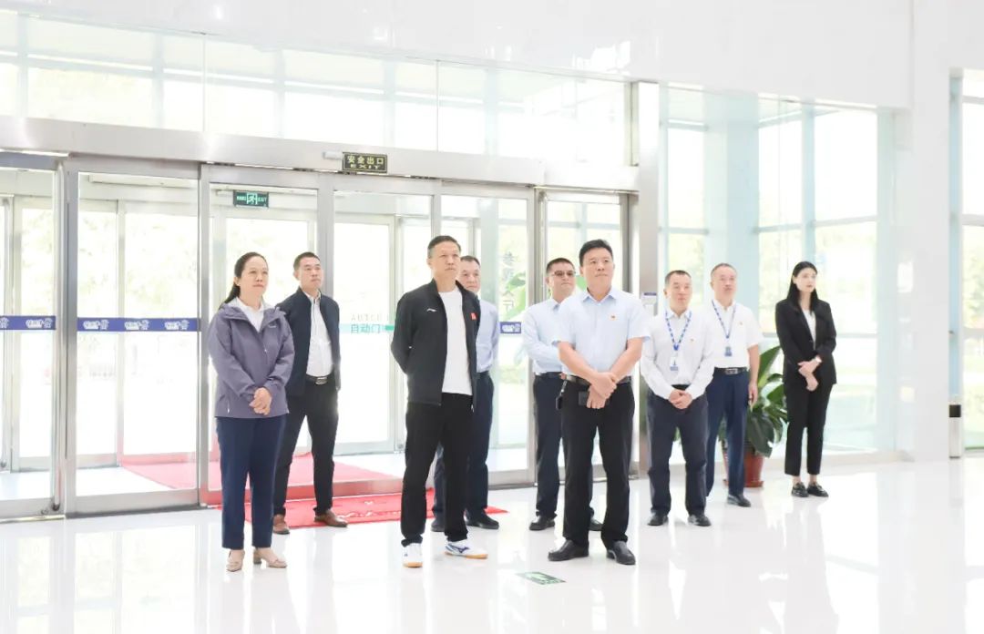 快樂過“雙節(jié)”，安全不放假｜河南農(nóng)投集團黨委書記、董事長李曉寰一行蒞臨花花牛乳業(yè)集團開展“雙節(jié)”安全生產(chǎn)大檢查活動并慰問一線職工、