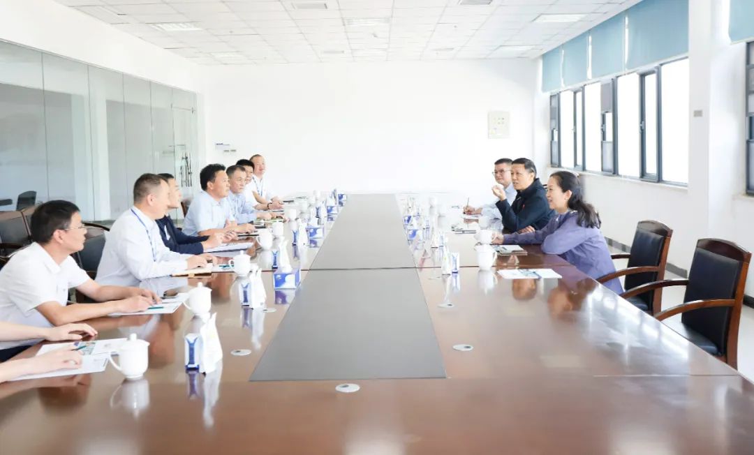 快樂過“雙節(jié)”，安全不放假｜河南農(nóng)投集團黨委書記、董事長李曉寰一行蒞臨花花牛乳業(yè)集團開展“雙節(jié)”安全生產(chǎn)大檢查活動并慰問一線職工、