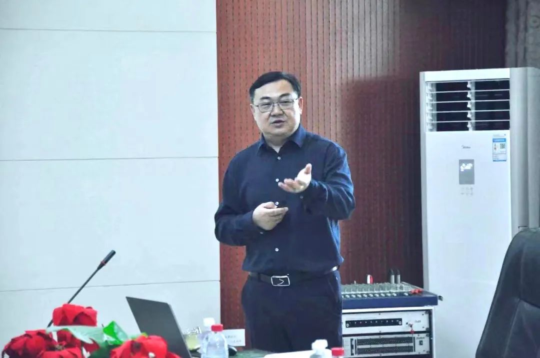 花花牛丨國家奶牛產(chǎn)業(yè)技術(shù)體系首席科學家、中國農(nóng)業(yè)大學教授李勝利一行蒞臨花花牛魯山瑞亞參觀調(diào)研