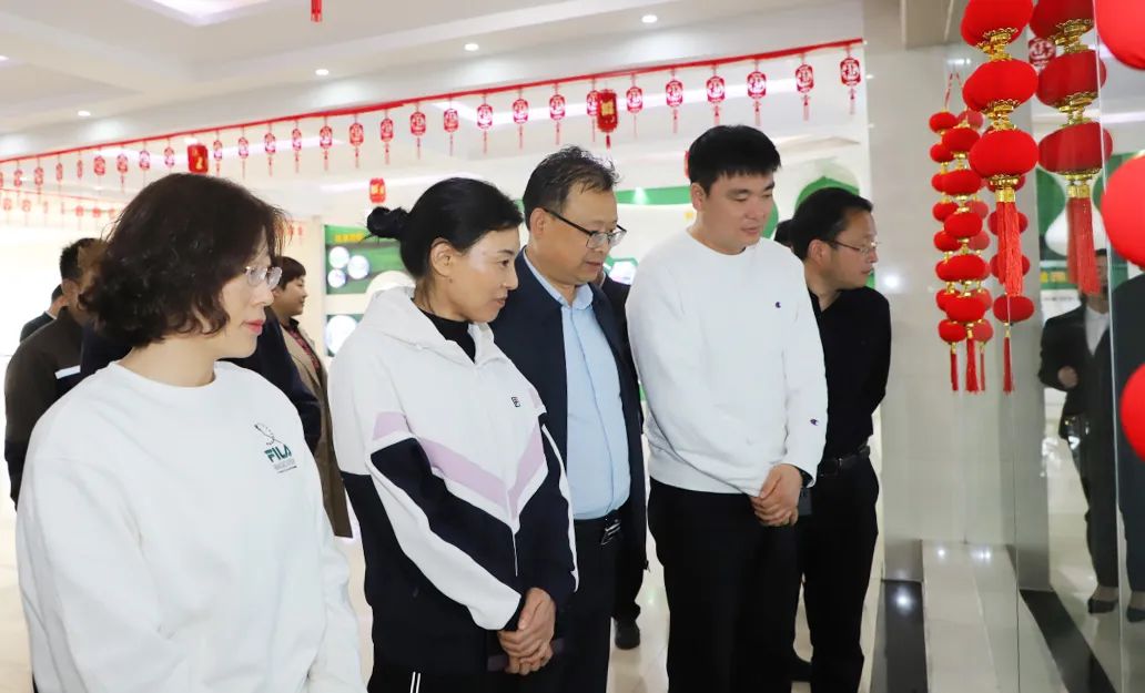 花花牛丨駐馬店市遂平縣政協(xié)黨組書記、主席張衛(wèi)東一行蒞臨花花牛魯山瑞亞牧場參觀