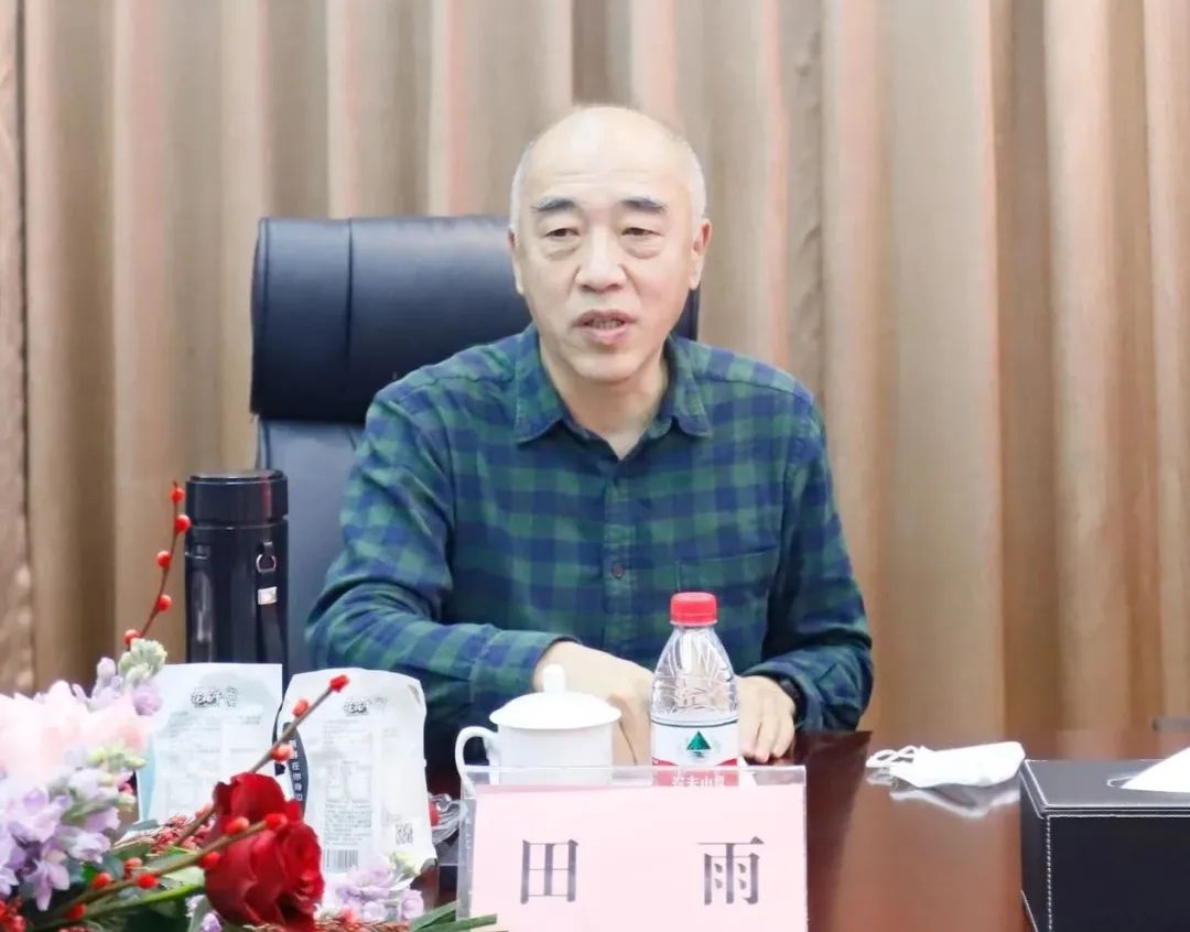 新年開新局 合作促發(fā)展丨佳木斯市委常委、副市長閆志剛一行蒞臨花花牛乳業(yè)集團(tuán)及佳田企業(yè)考察座談