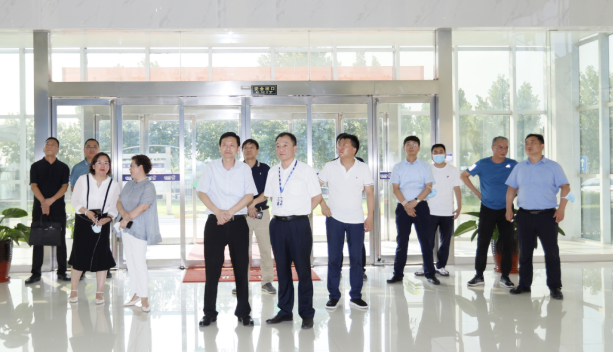 快訊|鄭州市二七區(qū)委副書記、區(qū)長(zhǎng)虎榮鑫蒞臨河南花花牛乳業(yè)集團(tuán)調(diào)研