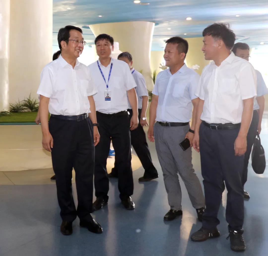 河南省高級人民法院院長胡道才一行蒞臨花花牛乳業(yè)集團(tuán)開展“萬人助萬企”活動(dòng) 助力企業(yè)發(fā)展