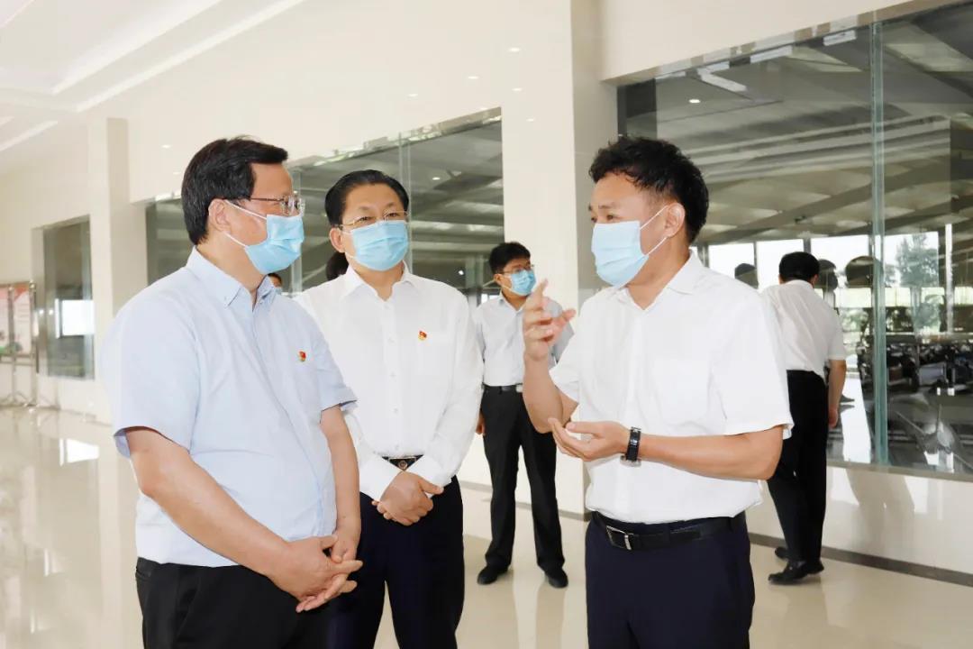 快訊 | 河南省委常委、省紀(jì)委書記、省監(jiān)委主任任正曉蒞臨花花牛乳業(yè)集團(tuán)新蔡瑞亞牧場調(diào)研