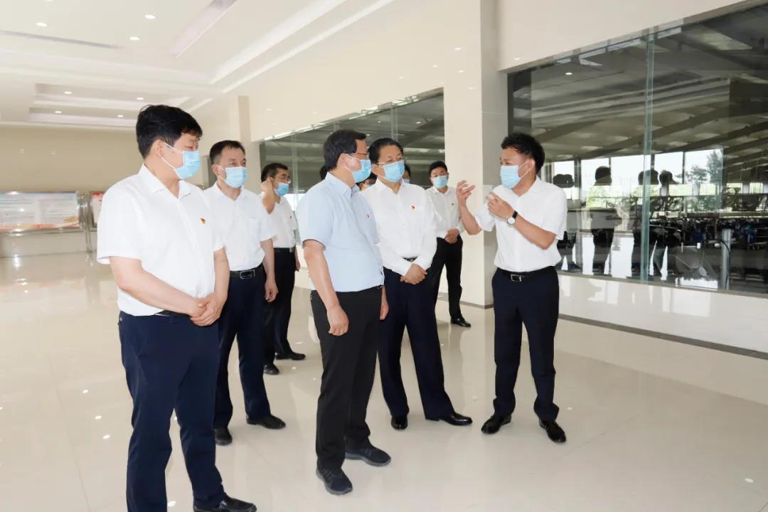 快訊 | 河南省委常委、省紀(jì)委書記、省監(jiān)委主任任正曉蒞臨花花牛乳業(yè)集團(tuán)新蔡瑞亞牧場調(diào)研