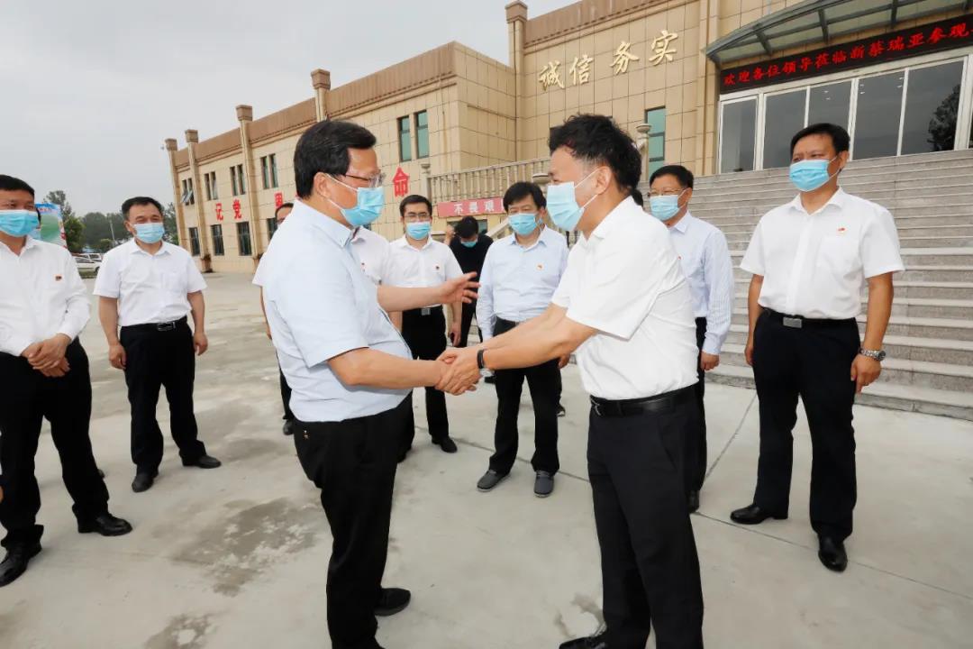 快訊 | 河南省委常委、省紀(jì)委書記、省監(jiān)委主任任正曉蒞臨花花牛乳業(yè)集團(tuán)新蔡瑞亞牧場調(diào)研
