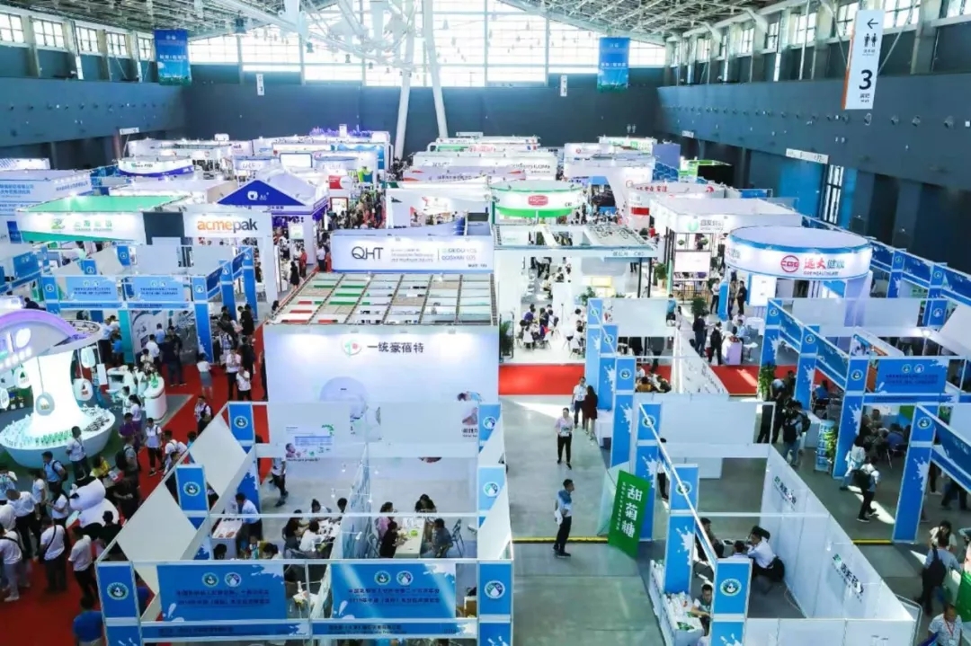 中國(guó)乳制品工業(yè)協(xié)會(huì)第二十五次年會(huì)召開！花花?？偛枚T峰獲“振興乳業(yè)領(lǐng)軍人”榮譽(yù)稱號(hào)