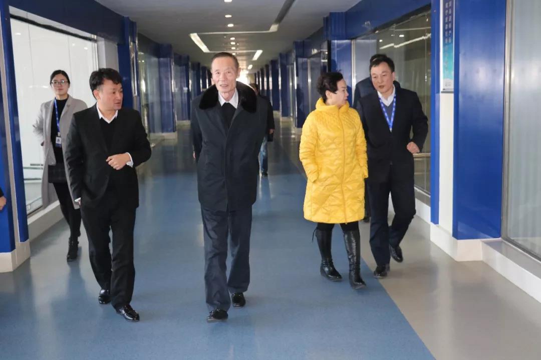 中國奶業(yè)協(xié)會(huì)高鴻賓會(huì)長(zhǎng)蒞臨花花牛指導(dǎo)工作 中國奶業(yè)協(xié)會(huì)高鴻賓會(huì)長(zhǎng)蒞臨花花牛指導(dǎo)工作