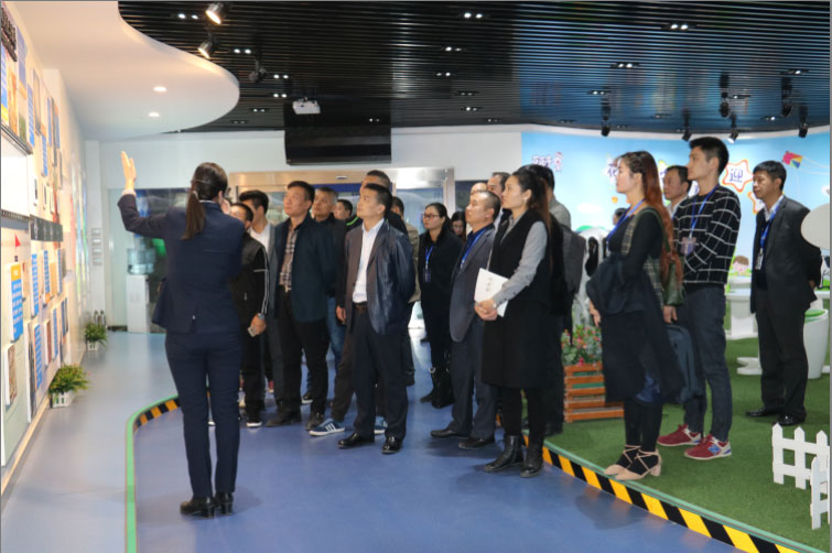 商界領(lǐng)袖俱樂部精英參訪花花牛！