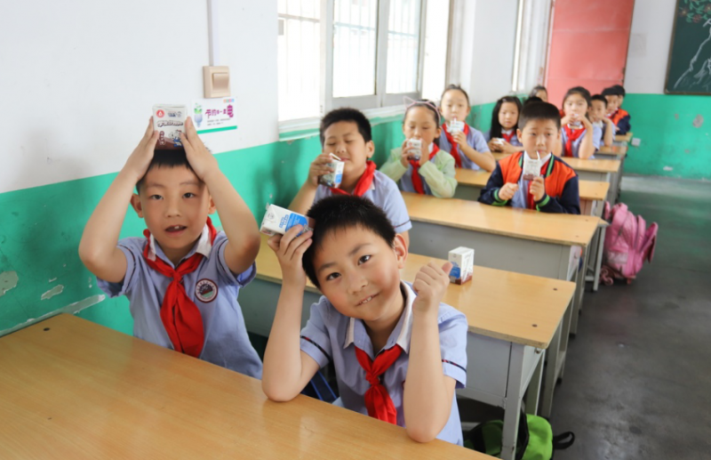 花花牛|六一關(guān)愛兒童，讓愛灑滿人間